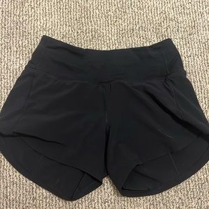 BLACK LULULEMON SPEED UP SHORTS SIZE 0 4in MID RISE